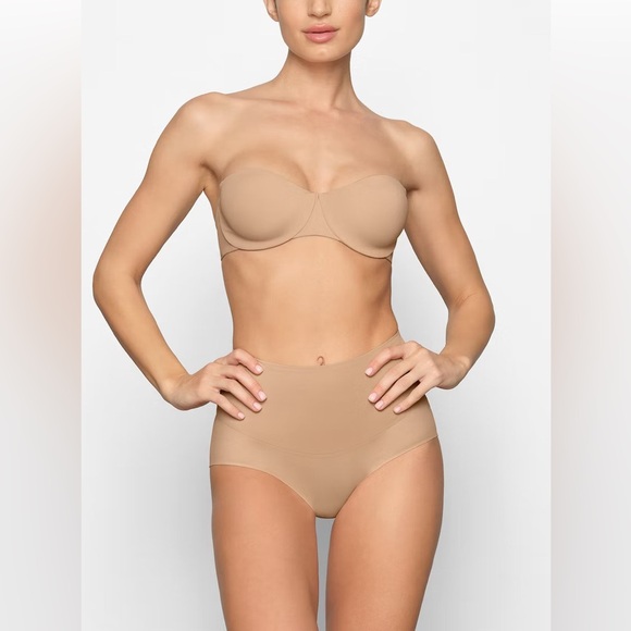 Skims Smoothing Intimates Unlined Bra in Clay. Size 34C - Picture 2 of 7